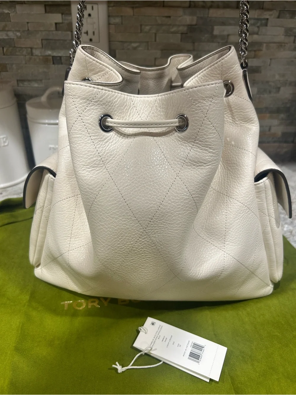 Tory Burch LARGE CHARLIE QUILTED DRAWSTRING SHOULDER BAG - White Cream Like New